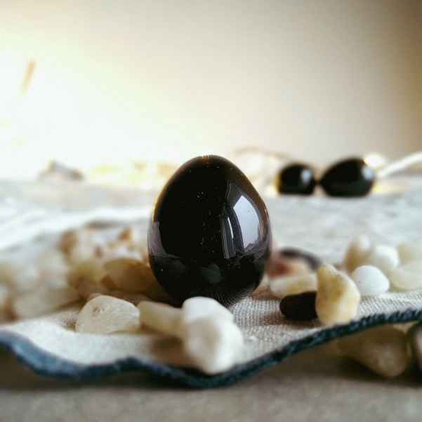 Yoni Egg in Ossidiana