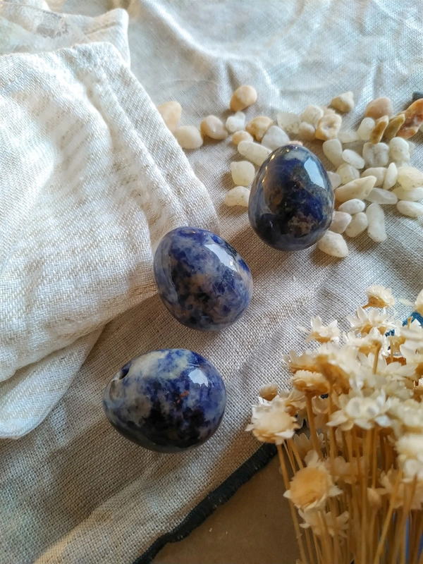 Yoni Egg in Sodalite