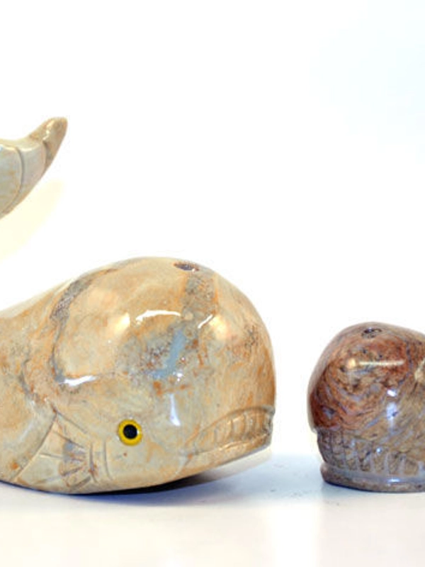 Balena in pietra steatite. provenienza peru'.