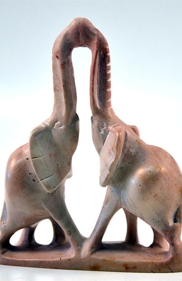 Bacio elefanti in pietra saponaria (steatite)