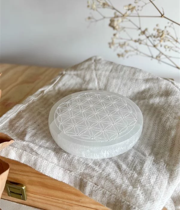 energizza ambienti e cristalli - fiore della vita in Selenite