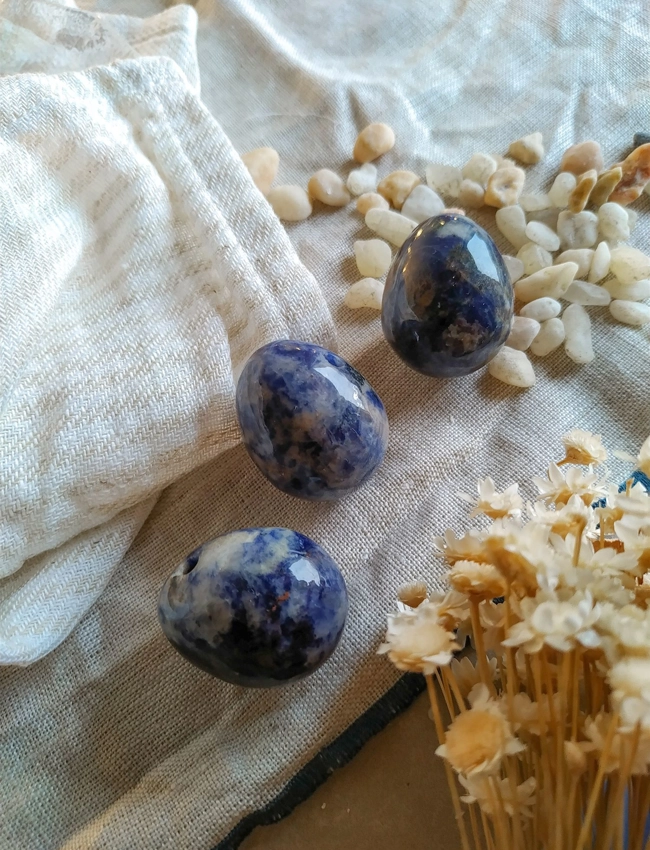 Yoni Egg in Sodalite