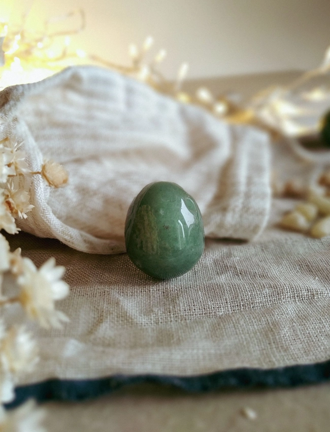 Yoni Egg in Avventurina