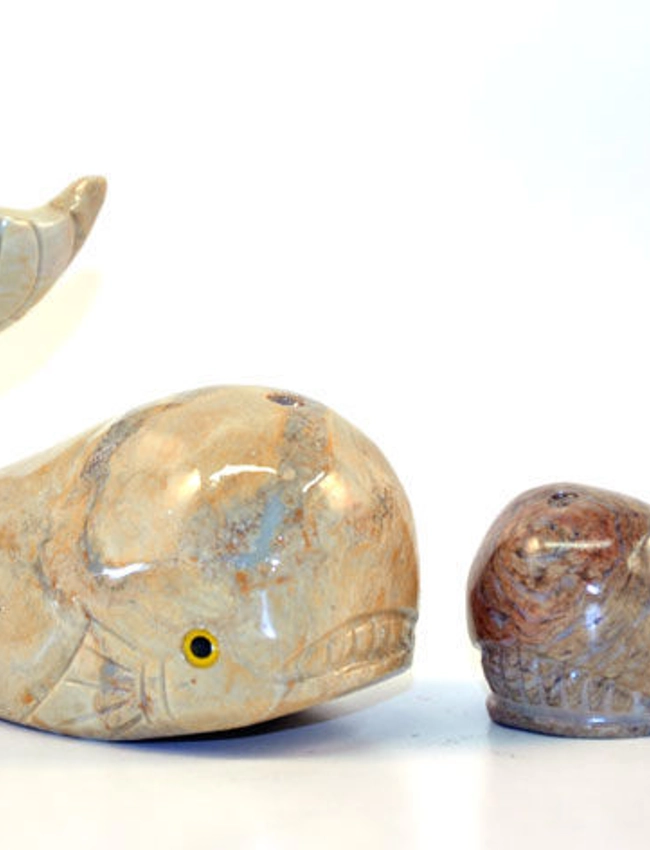 Balena in pietra steatite. provenienza peru'.