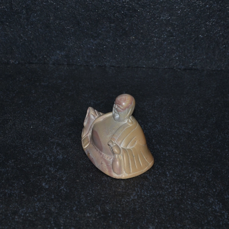 Scultura buddha in pietra steatite proveniente dal kenya