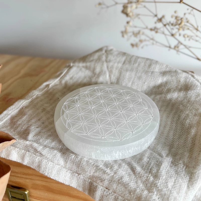 energizza ambienti e cristalli - fiore della vita in Selenite