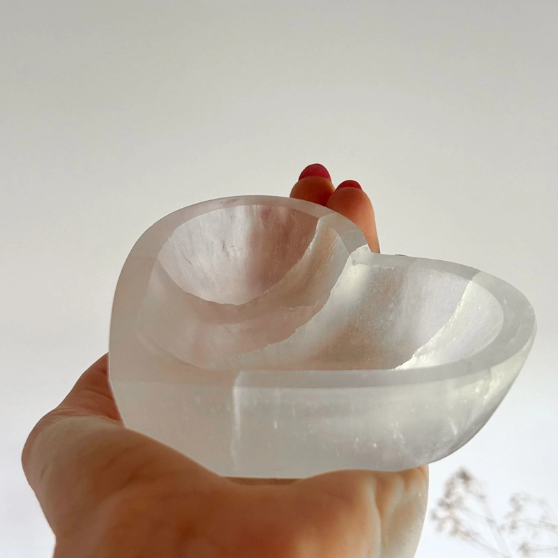 bowl cuore in Selenite