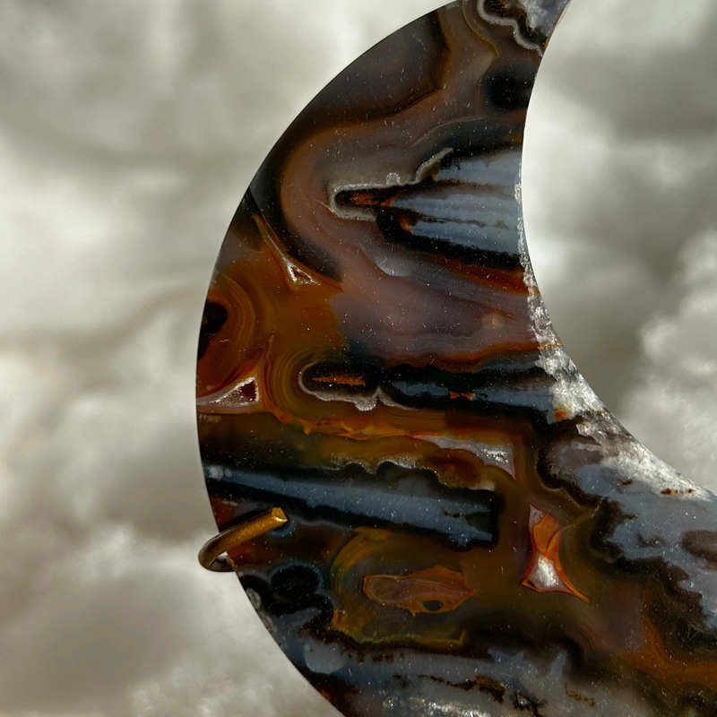 Mezzaluna in Agata, Calcedonio e Corniola