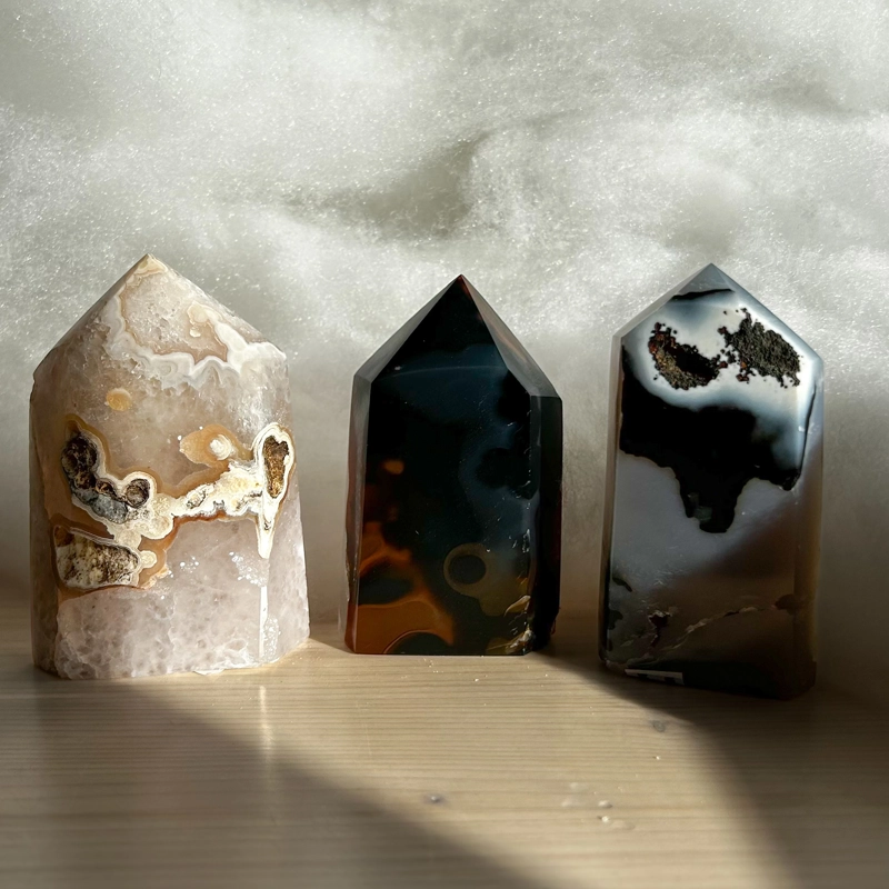 Punte in Agata con cristallizzazioni di Quarzo