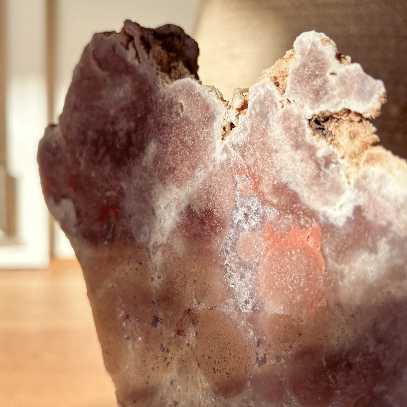 ametista rosa su base