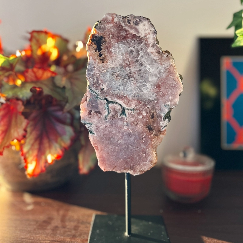 ametista rosa su base