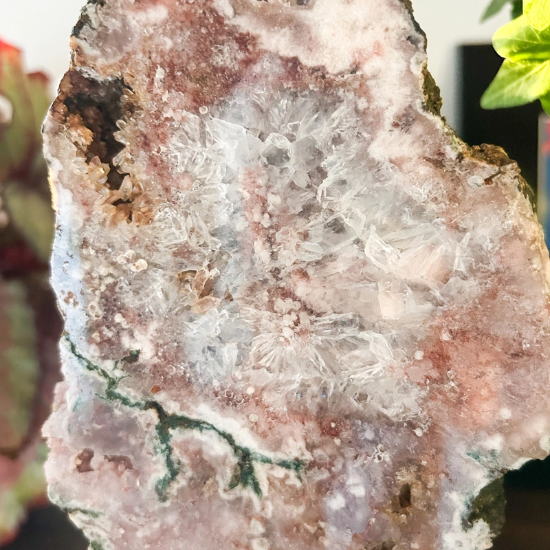 ametista rosa su base