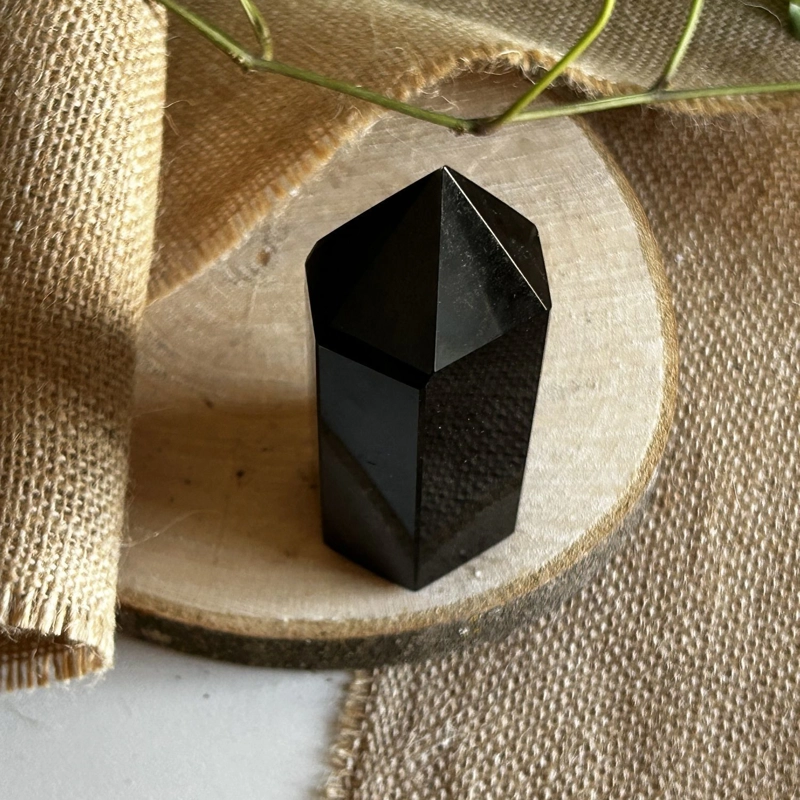 punta in Ossidiana nera