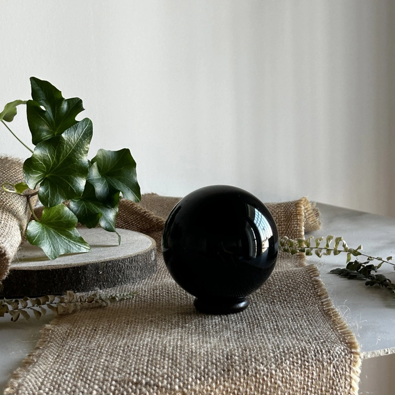 sfera in Ossidiana nera