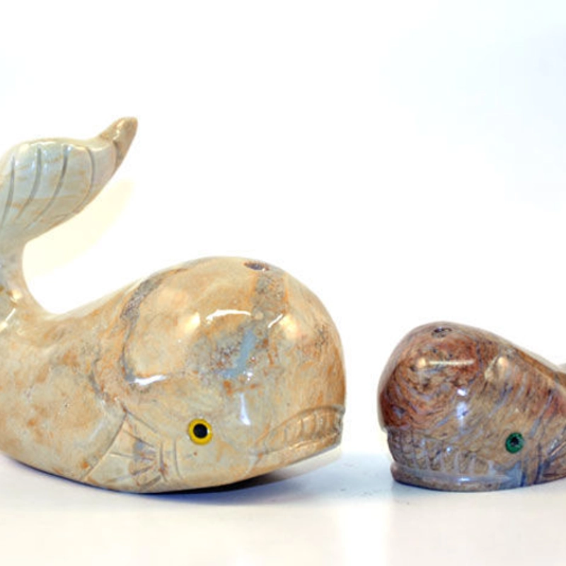 Balena in pietra steatite. provenienza peru'.