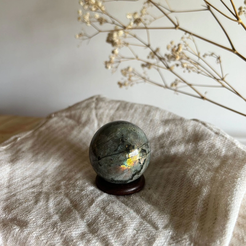 sfera in Labradorite arcobaleno