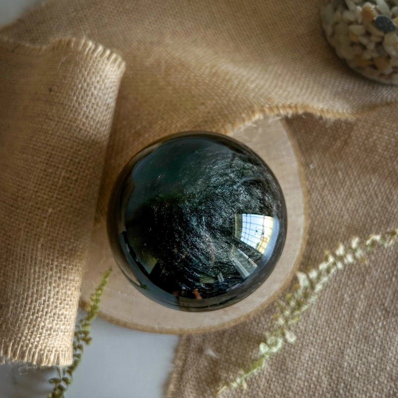 sfera in Ossidiana nera