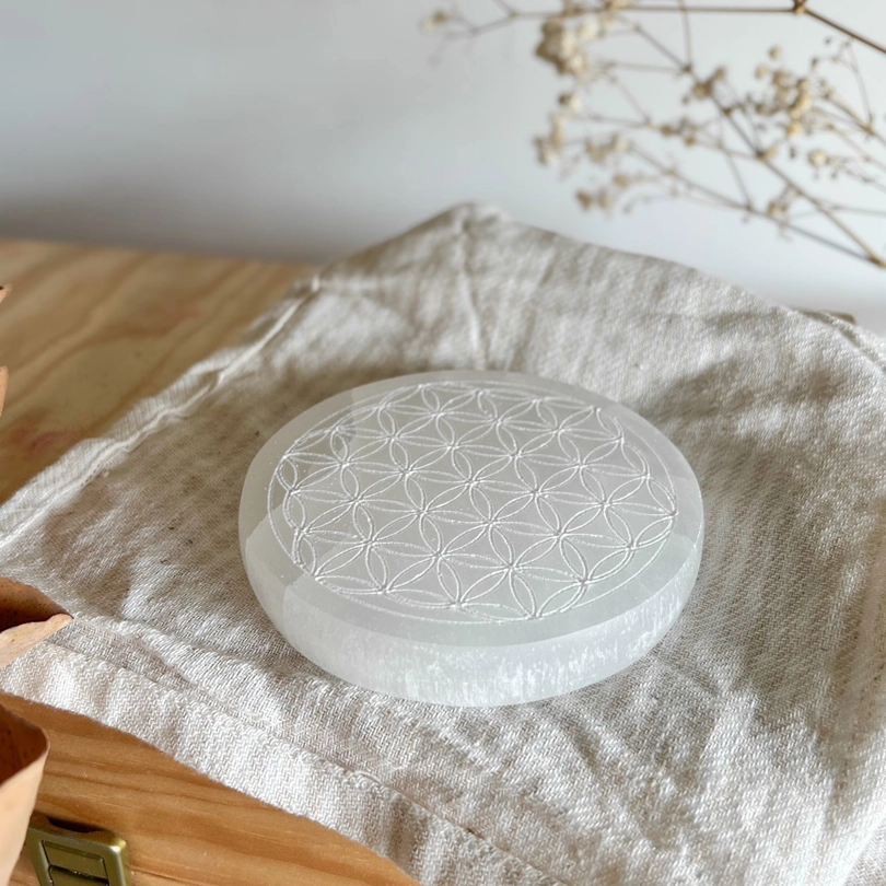 energizza ambienti e cristalli - fiore della vita in Selenite