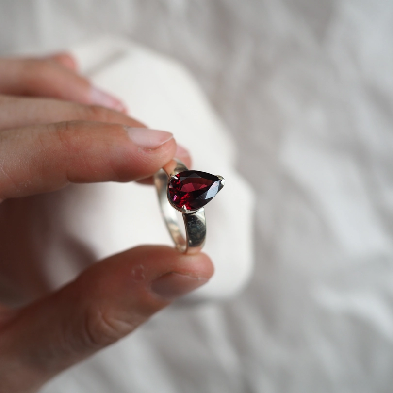 anello Granato