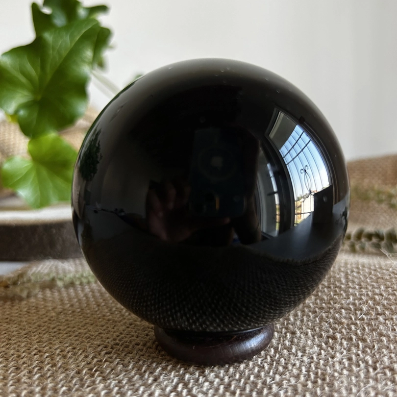 sfera in Ossidiana nera